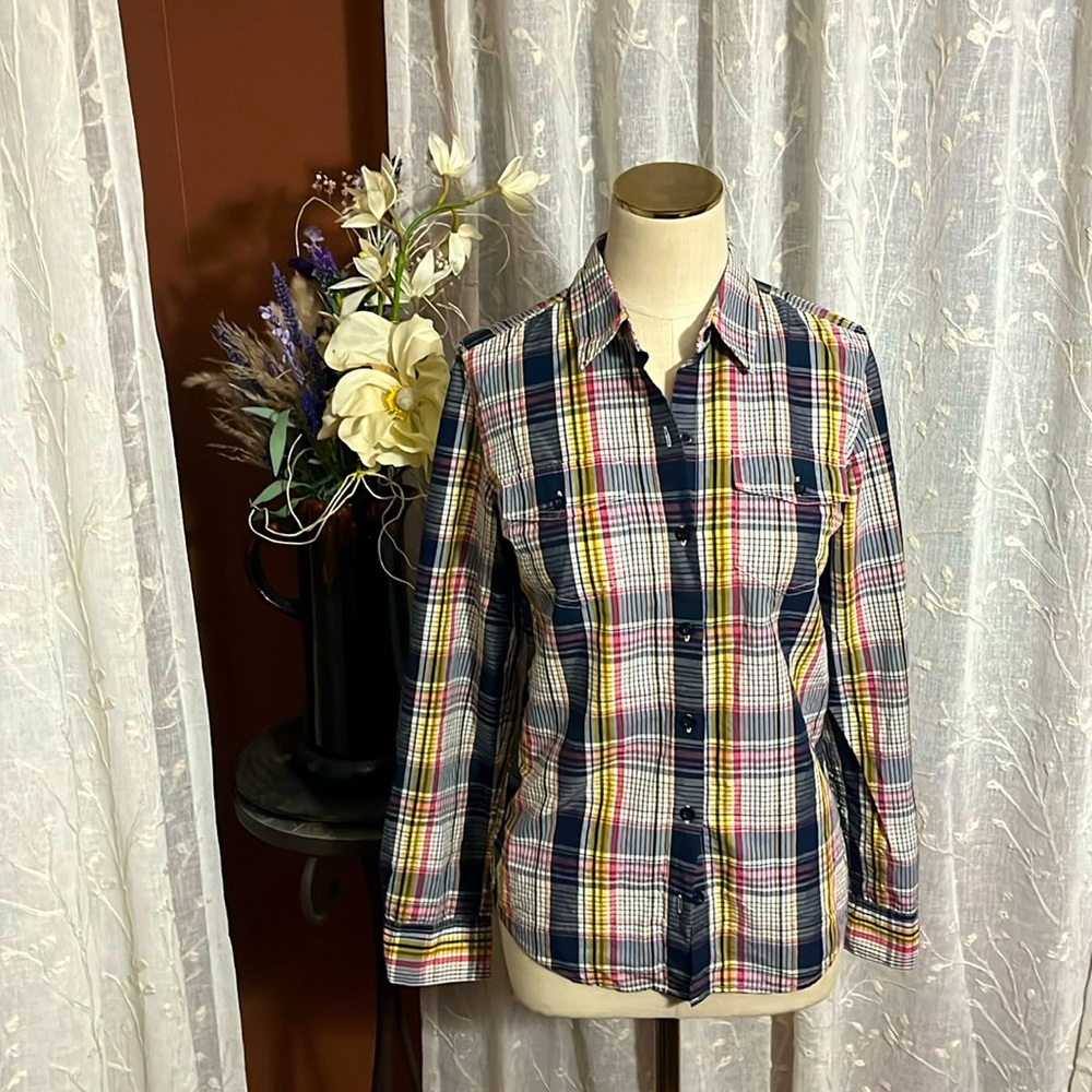 Pategonia Women's Plaid Button Up Shirt